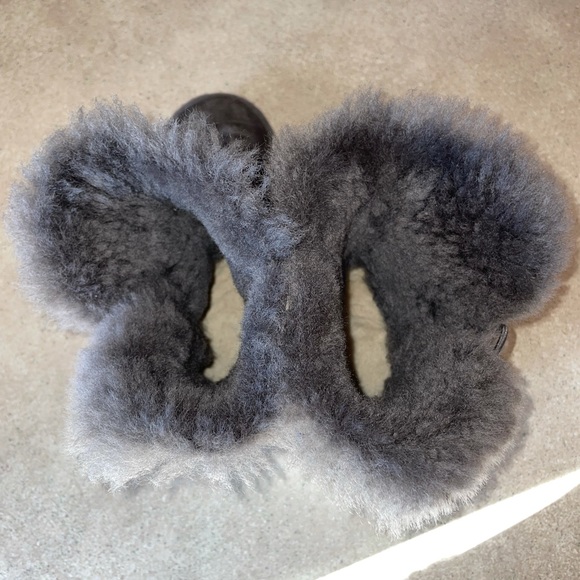 Ugg boots girls size 2 side button used grey leather - Picture 6 of 9